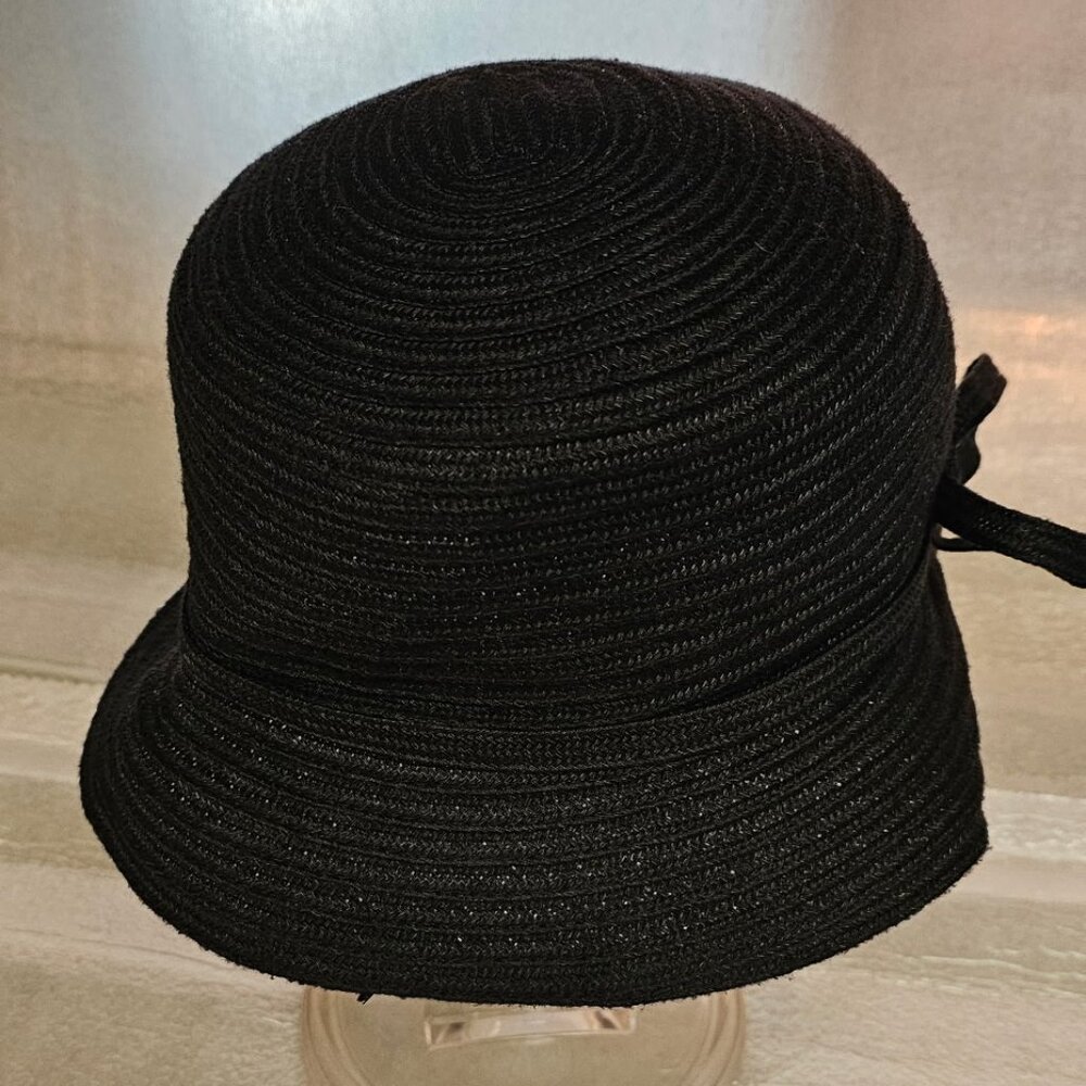 Black woven bucket hat